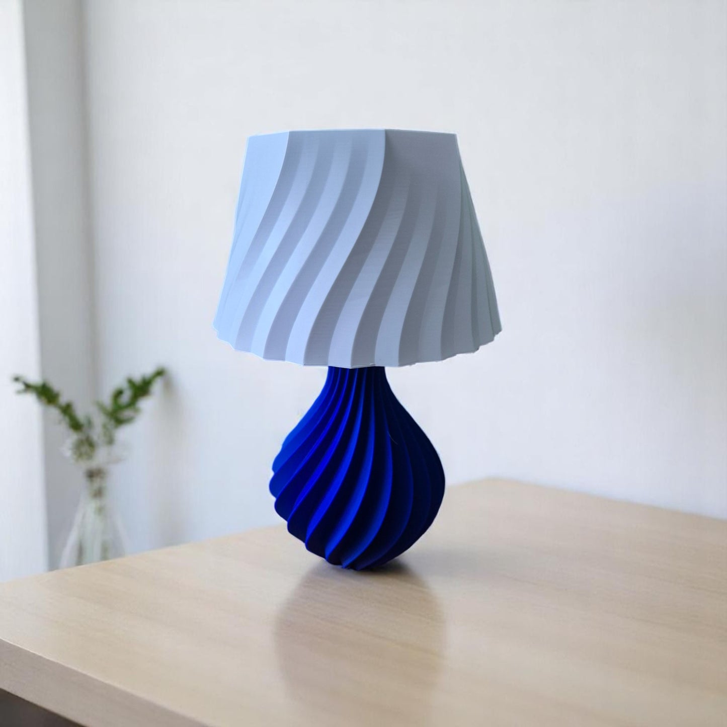 ✨ Stilvolle Vase trifft auf warmes Licht – Deine neue Lieblingslampe! ✨